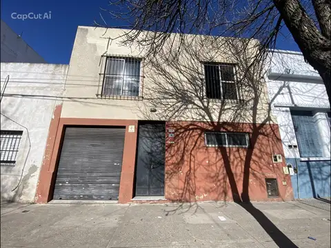 VENTA CASA 5 AMBIENTES EN POMPEYA JARDIN Y COCHERA