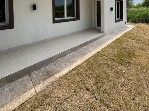 Casa 3 ambientes con 2 baños