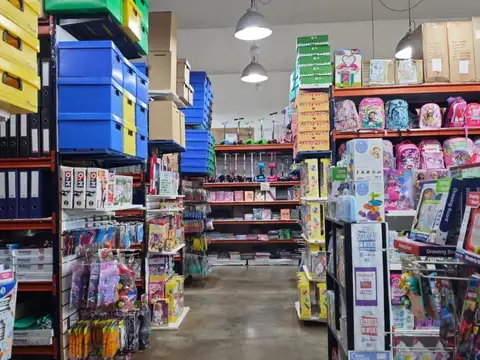 UNICO Y ESPECTACULAR LOCAL  640 M2 S/ LOPEZ Y PLANES