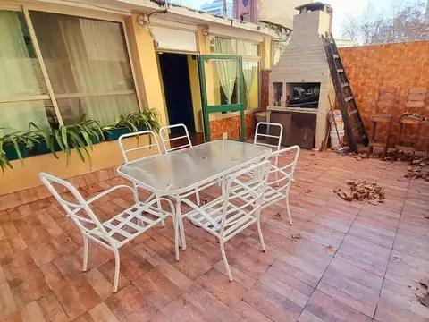 Depto Tipo Casa 5 ambientes con 2 baños