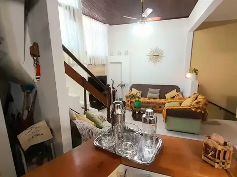 Depto Tipo Casa en Alquiler de 4 dormitorios