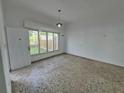 Inmueble reciclado a nuevo - José C. Paz