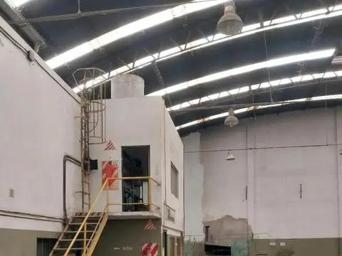 Depósito en Avellaneda 2000 m2