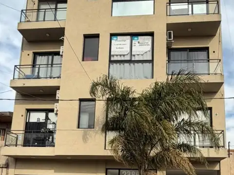 DEPARTAMENTO 2 AMBIENTES AMPLIO C/COCHERA EN VILLA LUZURIAGA