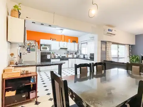 Depto Tipo Casa en Venta de 4 ambientes