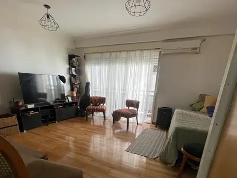 MONOAMBIENTE  EN MUY BUENA UBICACION