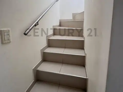 Alquiler Dúplex amoblado - 3 dormitorios y terraza propia - 57 entre 12 y 13