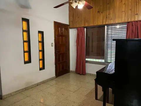 CASA EN VENTA 4 AMBIENTES JOSE C PAZ APTO CREDITO