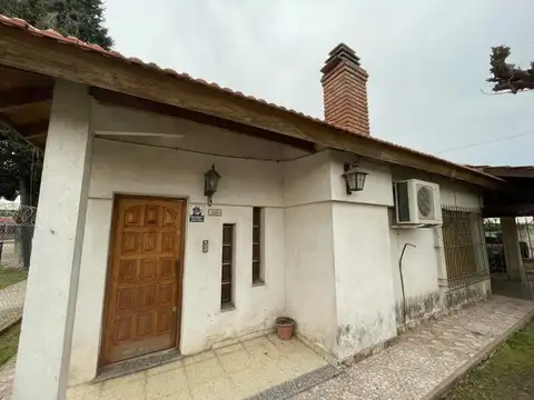 Casa 4 ambientes con 1 baño