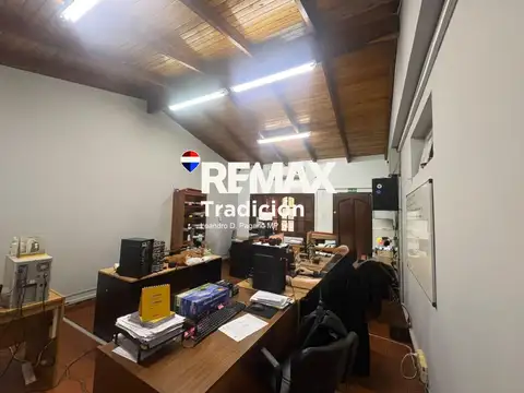 Casa 8 ambientes con 5 baños