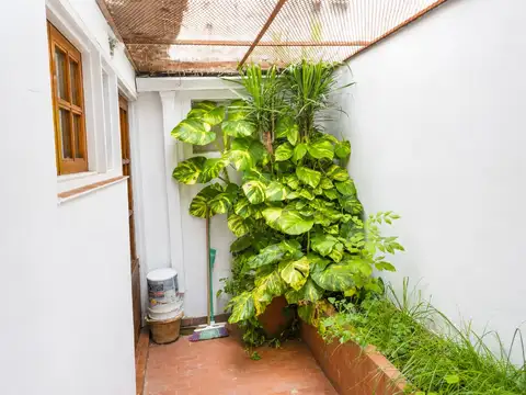 Casa en Alquiler con 1 cochera