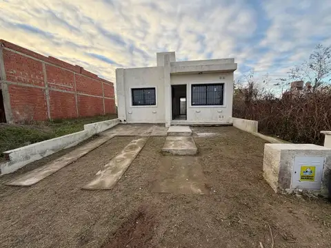 Casa 3 ambientes con 1 baño