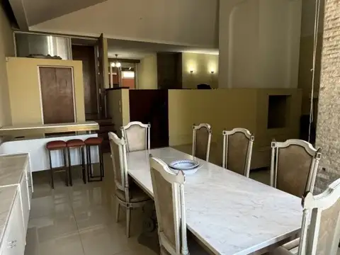 Casa 7 ambientes con 4 baños