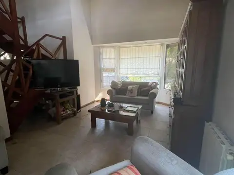 CASA 6 AMBIENTES CON PISCINA LA TRADICION