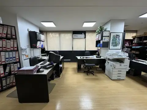 Oficina 4 ambientes con 2 baños
