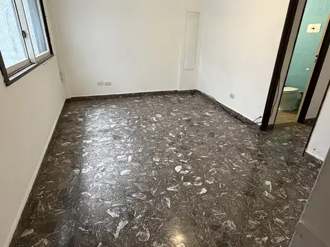 Teniente General Juan Domingo Perón 3900, Piso 3