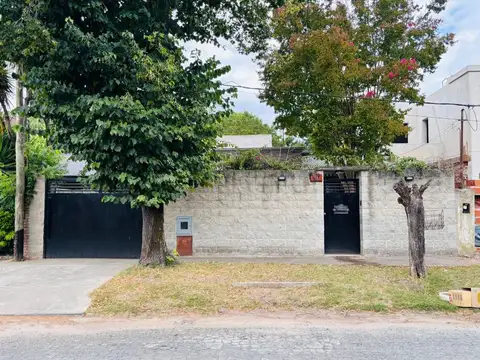 Casa 3 ambientes en VENTA en City Bell