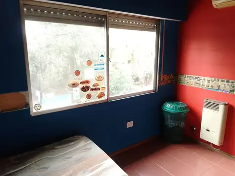 Casa de 5 ambientes con 325m totales en Llavallol