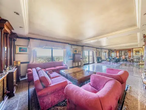 Departamento en Venta con 3 cocheras