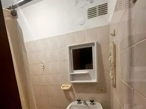 Casa 10 ambientes con 6 baños