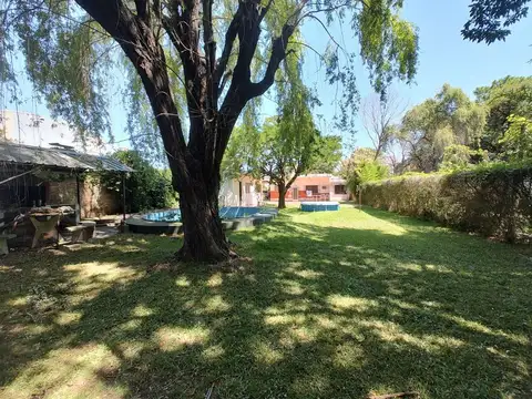 VENTA  CASA A RECICLAR - IDEAL DESARROLLO