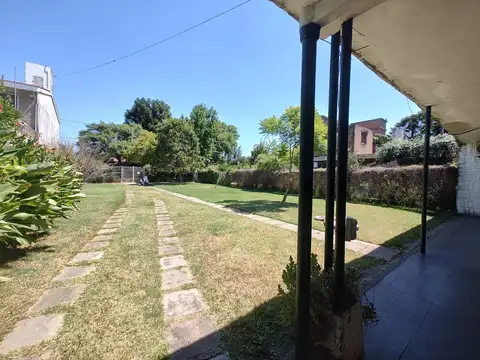 VENTA  CASA A RECICLAR - IDEAL DESARROLLO