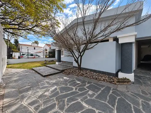 Casa en Alquiler en Cerro De Las Rosas, USD 2.500