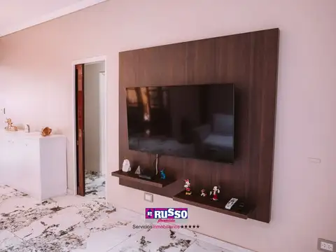 Casa en Venta con 3 cocheras