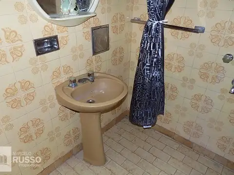 Casa 3 ambientes con 2 baños