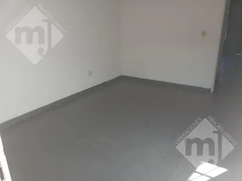 Depto Tipo Casa en Alquiler con 1 cocheras