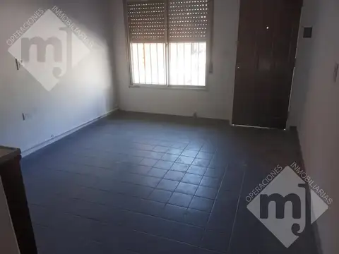Depto Tipo Casa en Alquiler de 1 dormitorio