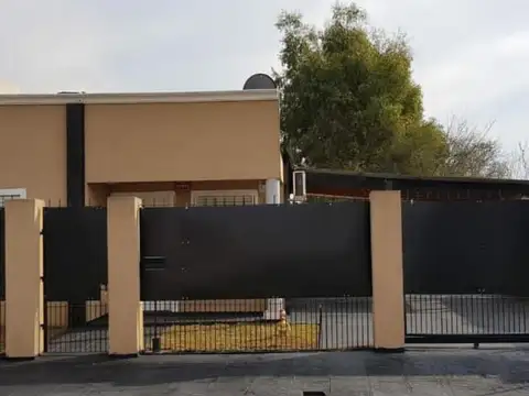 Casa en venta - 2 Dormitorios 1 Baño - 250Mts2 - Luján