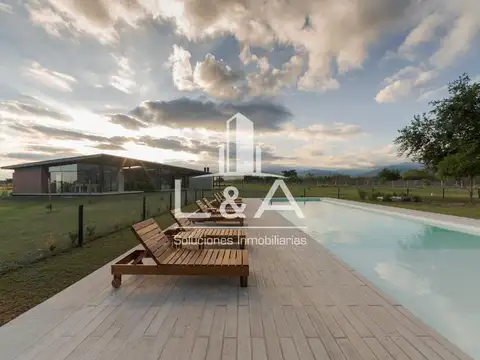 EN VENTA TERRENO EN ESQUINA EN LA VERBENA