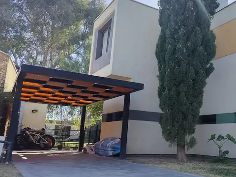 VENTA CASA B° PRIVADO APTO CREDITO MAIPU