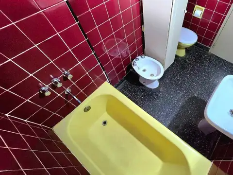 VENTA 4 AMBIENTES DEPENDENCIA BALCÓN PATIO TERRAZA