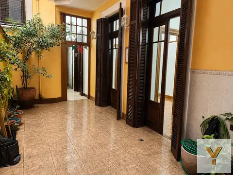 Depto Tipo Casa 5 ambientes con 2 baños