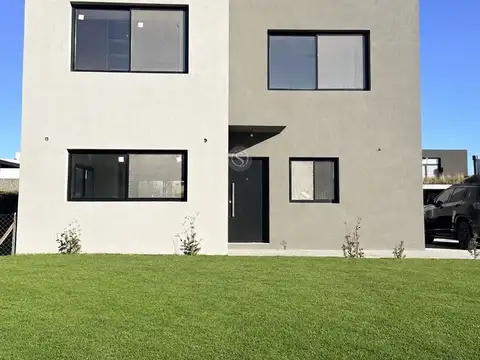 Lagoon Pilar 100