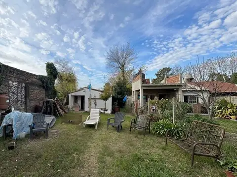 Sourdeaux - Gran lote de 440m2 con vivienda a mts de Marquez