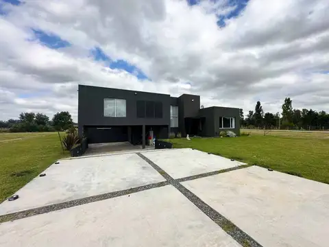 CASA EN 5 AMBIENTES EN VENTA EN VILLA MARIA 