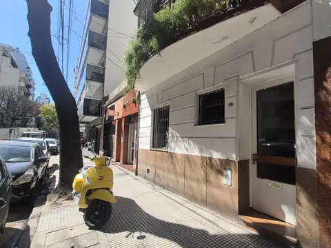 Departamento apto profesional en Planta Baja, Muy bajas expensas. Cuanta con Patio. a 3 cuadras de Av cabildo
