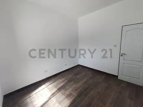 Casa de 3 ambientes en lote propio de 370m2 totalmente remodelada a nueva