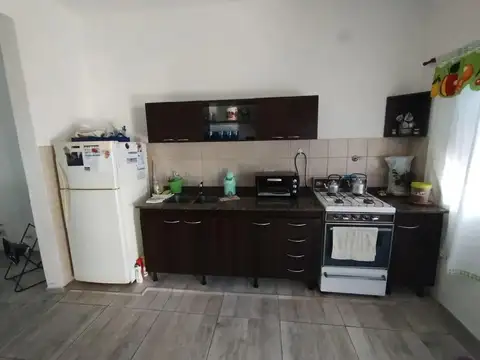 Casa 5 ambientes con 2 baños