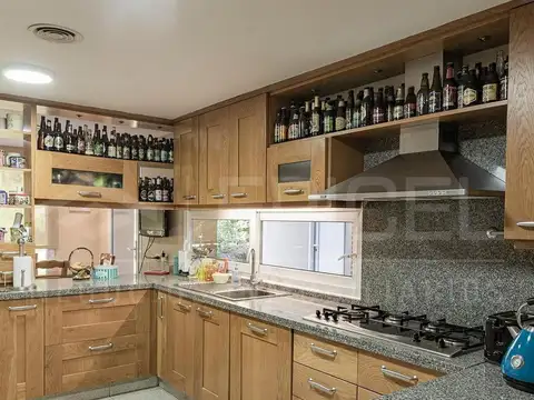 Casa 4 ambientes con 3 baños