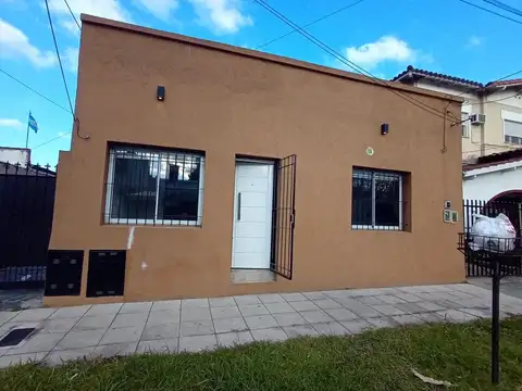 Depto Tipo Casa en Alquiler de 2 ambientes