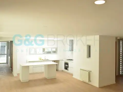 Hermosa Casa en Alquiler en Fincas de Alvarez 700