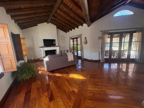 Casa en Venta en Villa Nueva De Guaymallen, USD 450.000