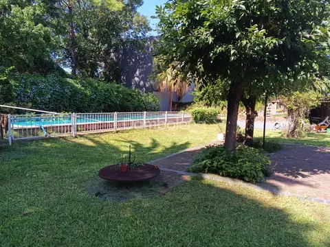 Casa en Venta con 3 cocheras