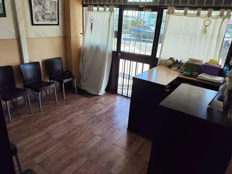 Av Hipolito Irigoyen 3300