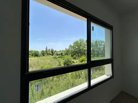 VENTA CASA EN COMPLEJO CERRADO 4 AMB- PILAR