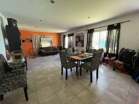 Casa en Alquiler en Villa Elisa, $ 1.600.000